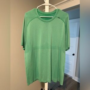 Men’s Lululemon Green Metal Vent Tech Shirt XL